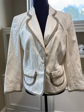 NWT-Women's Cream Tailored Y2K Cotton Blazer w Taupe Trim and Front Pockets
